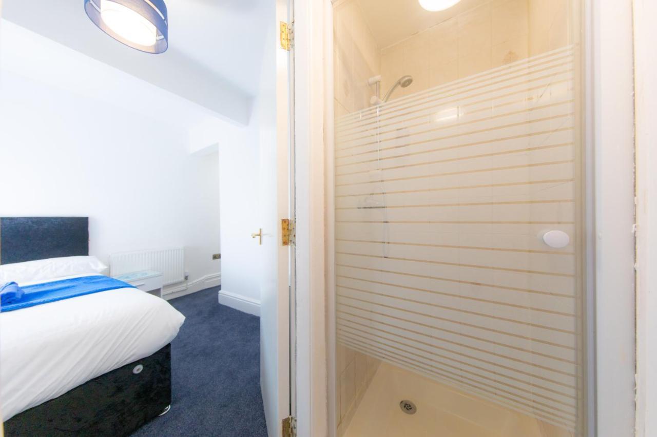 Hotel The Adonis *